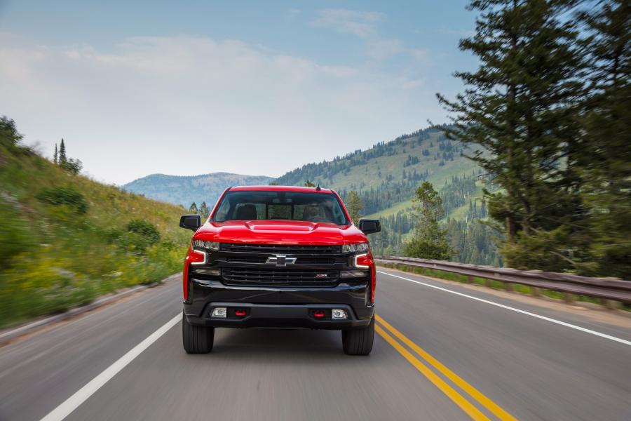  Chevrolet Silverado LT Z71 Trail Boss Crew Cab 2018 года  (фото 17 из 20)
